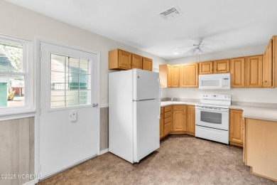 Move in Ready! Welcome to easy living in the highly sought-after on Greenbriar Woodlands in New Jersey - for sale on GolfHomes.com, golf home, golf lot