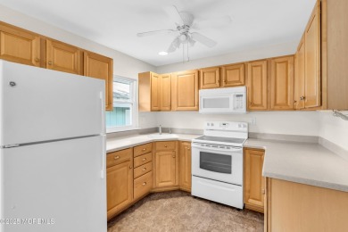 Move in Ready! Welcome to easy living in the highly sought-after on Greenbriar Woodlands in New Jersey - for sale on GolfHomes.com, golf home, golf lot