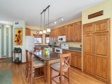 Immaculate detached townhome in the sought-after Fairway on The Ponds Golf Club in Minnesota - for sale on GolfHomes.com, golf home, golf lot