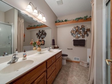 Immaculate detached townhome in the sought-after Fairway on The Ponds Golf Club in Minnesota - for sale on GolfHomes.com, golf home, golf lot