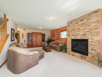Immaculate detached townhome in the sought-after Fairway on The Ponds Golf Club in Minnesota - for sale on GolfHomes.com, golf home, golf lot