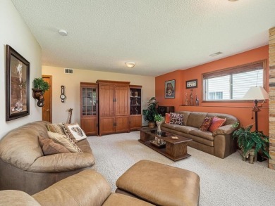 Immaculate detached townhome in the sought-after Fairway on The Ponds Golf Club in Minnesota - for sale on GolfHomes.com, golf home, golf lot