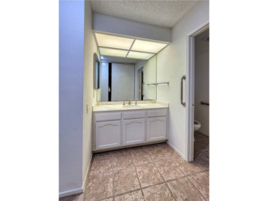 Wonderful lower end unit Catalina model with panoramic beautiful on Leisure Village Par 3 Golf Course in California - for sale on GolfHomes.com, golf home, golf lot