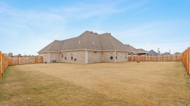 All Brick beautiful home with bonus and three car garage on a on Paragould Country Club in Arkansas - for sale on GolfHomes.com, golf home, golf lot