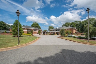 Townhome in the desirable Kiln Creek, Pinehurst Neighborhood! on Kiln Creek Golf and Country Club in Virginia - for sale on GolfHomes.com, golf home, golf lot