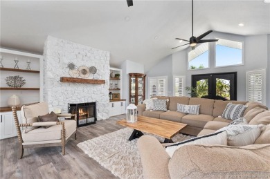 Discover perfection in Palm City and love your lifestyle with on Pipers Landing Country Club in Florida - for sale on GolfHomes.com, golf home, golf lot
