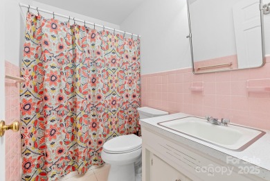 Discover this charming Black Mountain cottage, ideally situated on Black Mountain Golf Course in North Carolina - for sale on GolfHomes.com, golf home, golf lot