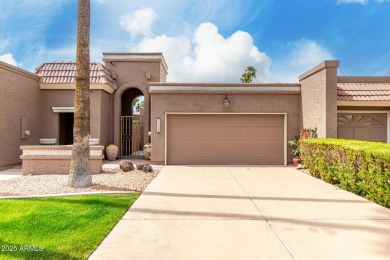 Enjoy this lovely townhouse in Sun Lakes community of Cottonwood on Cottonwood Country Club in Arizona - for sale on GolfHomes.com, golf home, golf lot