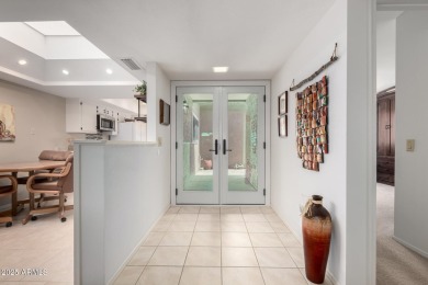 Enjoy this lovely townhouse in Sun Lakes community of Cottonwood on Cottonwood Country Club in Arizona - for sale on GolfHomes.com, golf home, golf lot