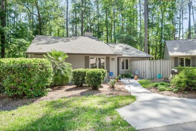 Light, Bright & Move-In Ready. Updated 2BR/2BA in pristine on Dolphin Head Golf Club in South Carolina - for sale on GolfHomes.com, golf home, golf lot