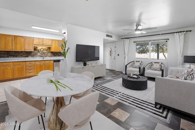 Looking for a HUGE lot? Welcome to this upgraded 2-bedroom on Sun City Lakes West and East in Arizona - for sale on GolfHomes.com, golf home, golf lot