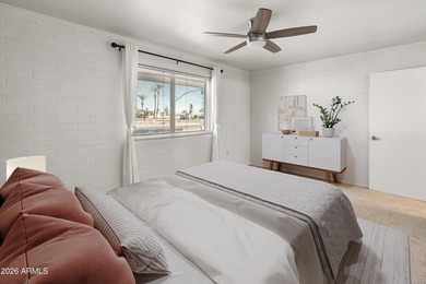 Looking for a HUGE lot? Welcome to this upgraded 2-bedroom on Sun City Lakes West and East in Arizona - for sale on GolfHomes.com, golf home, golf lot