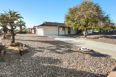 Looking for a HUGE lot? Welcome to this upgraded 2-bedroom on Sun City Lakes West and East in Arizona - for sale on GolfHomes.com, golf home, golf lot