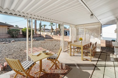 Looking for a HUGE lot? Welcome to this upgraded 2-bedroom on Sun City Lakes West and East in Arizona - for sale on GolfHomes.com, golf home, golf lot