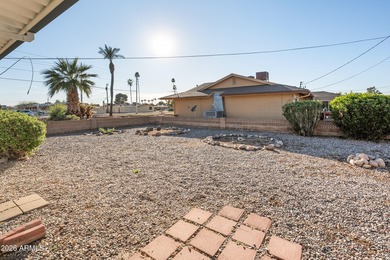 Looking for a HUGE lot? Welcome to this upgraded 2-bedroom on Sun City Lakes West and East in Arizona - for sale on GolfHomes.com, golf home, golf lot