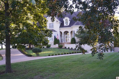 Custom-built luxury home overlooking the golf course and your on Rolling Hills Country Club in Kentucky - for sale on GolfHomes.com, golf home, golf lot