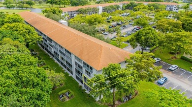 FOR SALE - 2/2 CORNER UNIT - LOW FLOOR - UPDATED KITCHEN (JUNE on Flamingo Lakes Country Club in Florida - for sale on GolfHomes.com, golf home, golf lot
