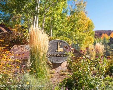 Luxury living with no hasslesplementary use of 19,000 sf on The Snowmass Club in Colorado - for sale on GolfHomes.com, golf home, golf lot