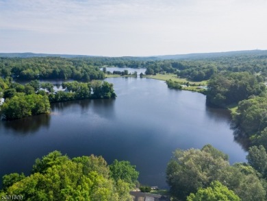 A crisp, fully renovated condo in High Point Country Club on High Point Golf Club in New Jersey - for sale on GolfHomes.com, golf home, golf lot