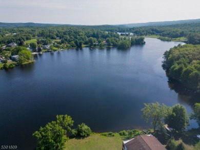 A crisp, fully renovated condo in High Point Country Club on High Point Golf Club in New Jersey - for sale on GolfHomes.com, golf home, golf lot