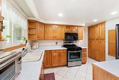 55+ GOLF COURSE LIVING . BACKING TO GREENBELT . MAJOR UPDATES on Panorama Village Golf Course in California - for sale on GolfHomes.com, golf home, golf lot