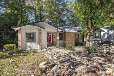 This beautifully maintained end unit is move in ready! From the on Cortez Golf Course in Arkansas - for sale on GolfHomes.com, golf home, golf lot