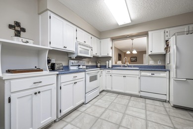 This beautifully maintained end unit is move in ready! From the on Cortez Golf Course in Arkansas - for sale on GolfHomes.com, golf home, golf lot