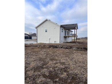 Welcome to this brand-new split entry plan by Dan Rowe on Hidden Valley Golf Course in Missouri - for sale on GolfHomes.com, golf home, golf lot