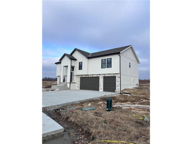 Welcome to this brand-new split entry plan by Dan Rowe on Hidden Valley Golf Course in Missouri - for sale on GolfHomes.com, golf home, golf lot