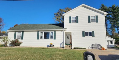 This spacious two-story home is located in a great area & offers on Washington Country Club in Indiana - for sale on GolfHomes.com, golf home, golf lot