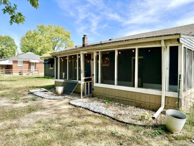 Welcome into this cute 3 Bedroom, 1 Full-Bathroom home in on Springfield Country Club in Ohio - for sale on GolfHomes.com, golf home, golf lot