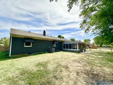 Welcome into this cute 3 Bedroom, 1 Full-Bathroom home in on Springfield Country Club in Ohio - for sale on GolfHomes.com, golf home, golf lot