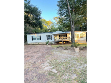 Come be near beautiful Lake Eufaula in this comfortable land on Red Eagle Golf Course in Alabama - for sale on GolfHomes.com, golf home, golf lot