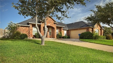 WOW! REDUCED! THIS IS AN AMAZING DEAL! 4 BEDS 2 BATHS PLUS A on Northshore Country Club in Texas - for sale on GolfHomes.com, golf home, golf lot