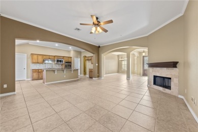 WOW! REDUCED! THIS IS AN AMAZING DEAL! 4 BEDS 2 BATHS PLUS A on Northshore Country Club in Texas - for sale on GolfHomes.com, golf home, golf lot