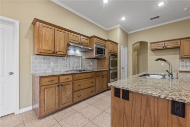 WOW! REDUCED! THIS IS AN AMAZING DEAL! 4 BEDS 2 BATHS PLUS A on Northshore Country Club in Texas - for sale on GolfHomes.com, golf home, golf lot