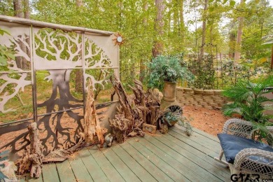 Adorable Hideaway Bungalow Retreat. Welcome to this charming on Hide-A-Way Lake Golf Course in Texas - for sale on GolfHomes.com, golf home, golf lot