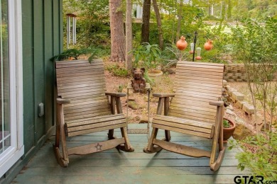 Adorable Hideaway Bungalow Retreat. Welcome to this charming on Hide-A-Way Lake Golf Course in Texas - for sale on GolfHomes.com, golf home, golf lot