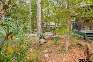 Adorable Hideaway Bungalow Retreat. Welcome to this charming on Hide-A-Way Lake Golf Course in Texas - for sale on GolfHomes.com, golf home, golf lot