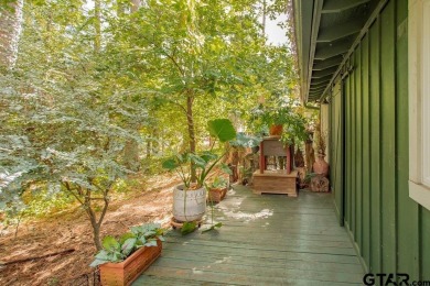 Adorable Hideaway Bungalow Retreat. Welcome to this charming on Hide-A-Way Lake Golf Course in Texas - for sale on GolfHomes.com, golf home, golf lot