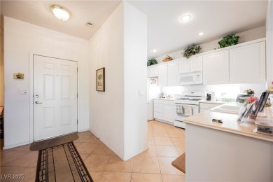 Charming single-story home in the heart of desirable Henderson! on Desert Willow Golf Course in Nevada - for sale on GolfHomes.com, golf home, golf lot