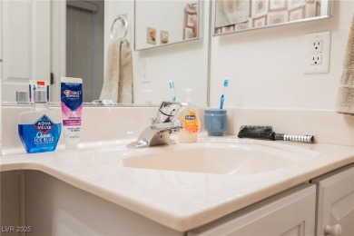 Charming single-story home in the heart of desirable Henderson! on Desert Willow Golf Course in Nevada - for sale on GolfHomes.com, golf home, golf lot
