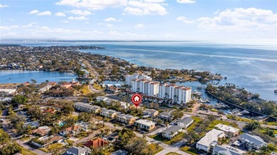 Location, location, location! This charming 2-bedroom on The Renaisssance Vinoy Golf Club in Florida - for sale on GolfHomes.com, golf home, golf lot