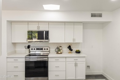 PRICE REDUCED TO SELL!!! Discover your dream home in the amazing on Sun City South Golf Course in Arizona - for sale on GolfHomes.com, golf home, golf lot