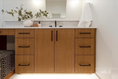 Downey Construction presents this stunning, modern custom-built on River Birch Golf Course in Idaho - for sale on GolfHomes.com, golf home, golf lot