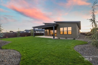 Downey Construction presents this stunning, modern custom-built on River Birch Golf Course in Idaho - for sale on GolfHomes.com, golf home, golf lot