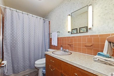 Cute Waterview Bungalow in Shawnee Hills (Blue Springs Area)! on Boots Randolph Golf Course in Kentucky - for sale on GolfHomes.com, golf home, golf lot