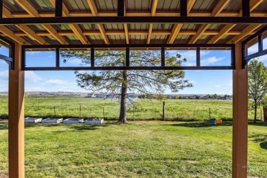 Charming tri-level home in a highly desired subdivision on on Indian Lakes Golf Course in Idaho - for sale on GolfHomes.com, golf home, golf lot