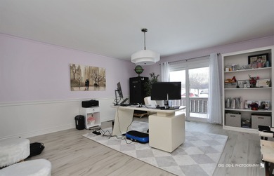 Classy, elegant, and in impeccable condition - this move-in on RedTail Golf Club in Illinois - for sale on GolfHomes.com, golf home, golf lot