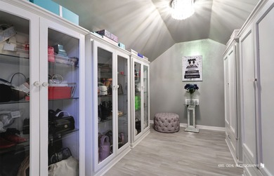 Classy, elegant, and in impeccable condition - this move-in on RedTail Golf Club in Illinois - for sale on GolfHomes.com, golf home, golf lot